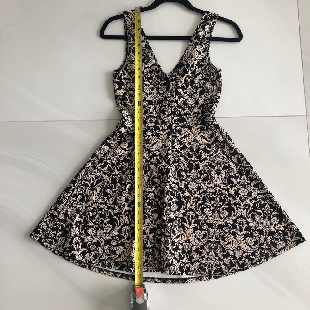 Forever 21 Paisley Skater Dress with V Neck - Picture 7 of 10